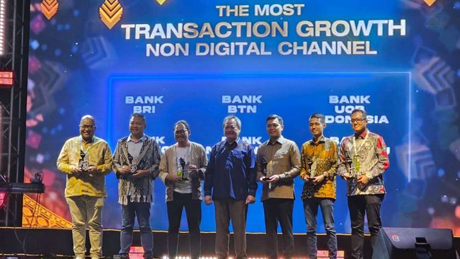 top-bank-jateng-raih-penghargaan-di-awarding-night-atm-bersama-2024_4e36e52.jpg