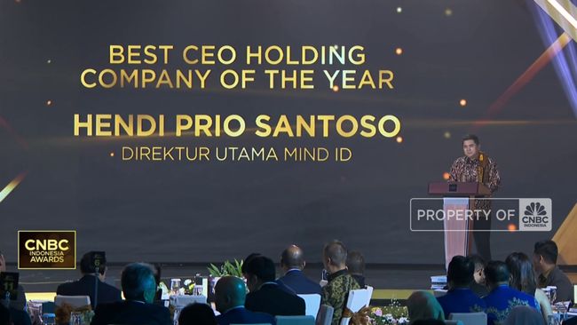 video-dirut-mind-id-raih-best-ceo-holding-company-of-the-year_d211e8f.jpg