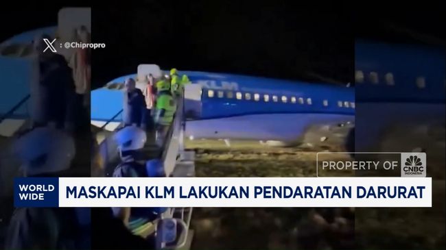 video-maskapai-klm-lakukan-pendaratan-darurat_61c2088.jpg