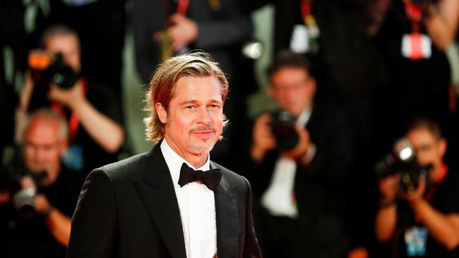 wanita-ini-kena-tipu-brad-pitt-ai-duit-rp-13-miliar-ludes_3295bf5.jpg