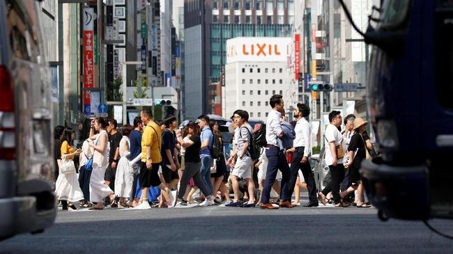 enaknya-kerja-di-jepang-perusahaan-berlomba-lomba-naikkan-gaji_7f723a3.jpg