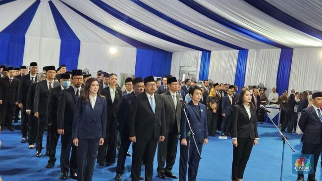 menteri-meutya-lantik-pejabat-komdigi-ada-raline-shah-dan-fifi-aleyda_d4cba21.jpg