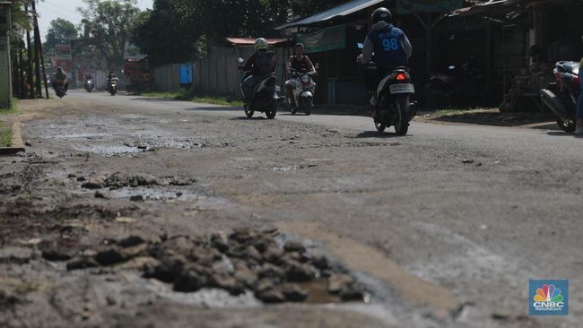 mohon-sabar-waspada-warga-ri-jalanan-bakal-banyak-tak-terurus-rusak_f7e4d7c.jpg