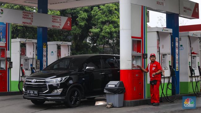 pengumuman-pertamina-mulai-salurkan-bbm-baru-b40-secara-bertahap_05198b4.jpg