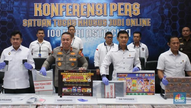 polri-tumpuk-uang-rp-61-miliar-hasil-judi-online-cek-penampakannya_0bd9507.jpg