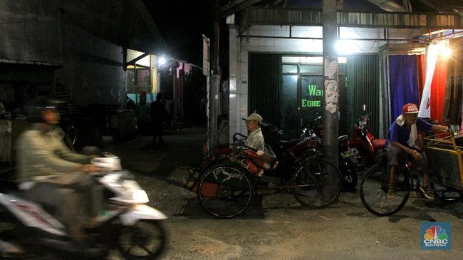 tukang-becak-mendadak-jadi-miliarder-dapat-uang-kaget-rp50-miliar_d1655b0.jpg