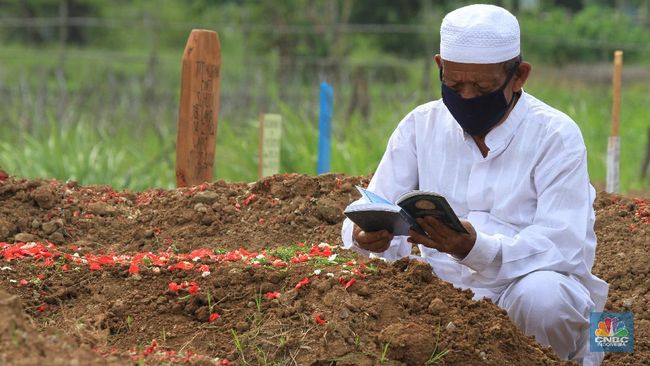 tuntunan-lengkap-cara-doa-ziarah-kubur-jelang-ramadan-2025_b18b947.jpg