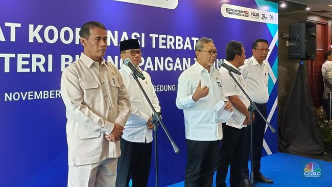 zulhas-buka-bukaan-stok-pangan-nataru-ungkap-posisi-cadangan-beras-ri_2578079.jpg