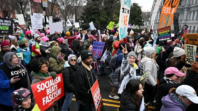 demo-besar-besaran-jelang-trump-dilantik-50-000-orang-turun-ke-jalan_4b18a4c.jpg