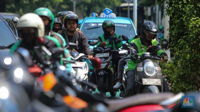 driver-ojol-punya-2-akun-grab-gojek-tetap-dapat-thr-ini-kata-menaker_cf14219.jpg