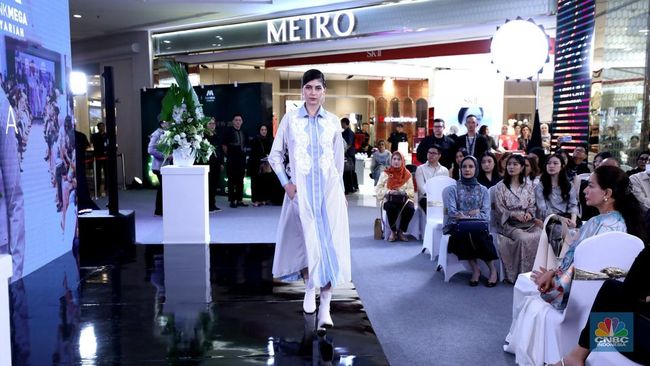 festive-raya-fashion-show-sajian-koleksi-4-desainer-ternama-indonesia_44c7bde.jpg