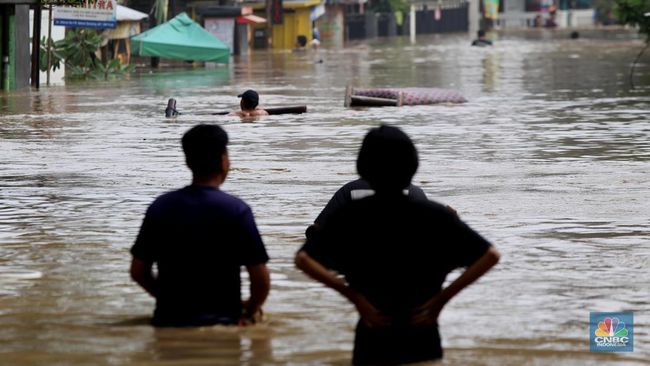 hindari-lakukan-9-hal-ini-saat-banjir-melanda_e3609f6.jpg