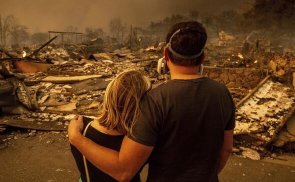 kiamat-los-angeles-kebakaran-menggila-wilayah-ini-berubah-jadi-abu_e2c8bd5.jpg
