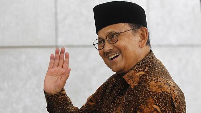 kisah-sukses-habibie-kendalikan-dolar-dari-rp16-000-ke-rp6-550_17f06c2.jpg