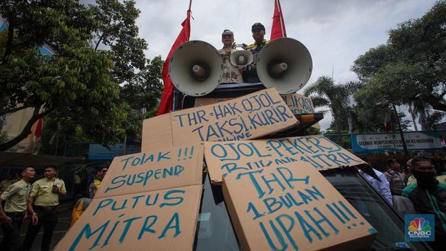 menaker-buka-suara-soal-demo-besar-besaran-ojol-hari-ini_de9c5a1.jpg