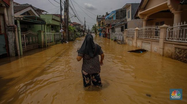 perumahan-di-bekasi-ini-dikepung-banjir-perahu-karet-dikerahkan_14ee671.jpg