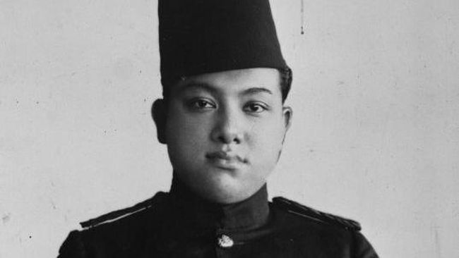 raja-muslim-terkaya-ri-bagi-harta-miliaran-agar-rakyat-tak-menderita_5923f7f.jpg