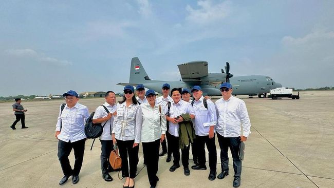 ramai-ramai-menteri-prabowo-naik-hercules-buat-retreat-di-magelang_ba37ec4.jpg